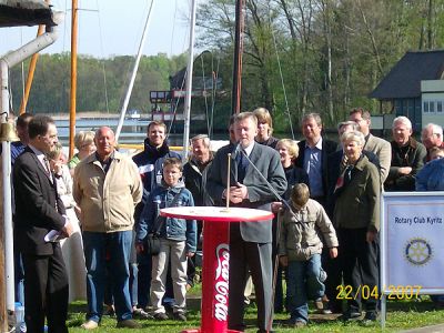 Foto des Albums: Rotary Club Kyritz spendete Boot für die Feuerwehren im Kleeblatt (22.04.2007)