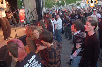 Foto des Albums: Rhythm against racism auf dem Luisenplatz - Serie 2 (30.04.2007)