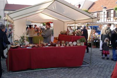 Foto des Albums: 15. Töpfermarkt auf dem Töpfermarkt (31.10.2010)
