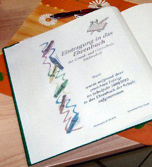 Foto des Albums: Eintragung ins Ehrenbuch der Schule (07. 09. 2010)