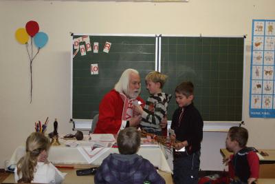 Foto des Albums: Weihnachtsbesuch in der Waldring- und in der Mosaikschule (22.12.2010)