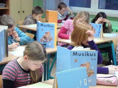 Bild: Schüler der 4. Klassen