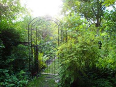 Vorschaubild: Antje Berheide „Eingang zum „geheimen“ Garten“