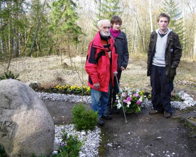 Foto des Albums: Französische Schüler besuchen die Gedenkstätte „Juliushütte“ (05. 04. 2011)