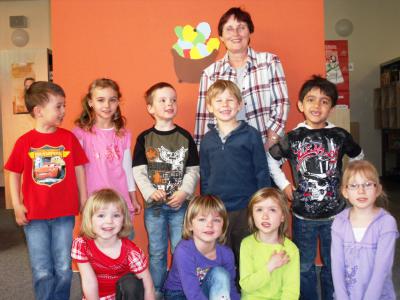 Foto des Albums: Kindergarten "Maxigruppe" zu Besuch in der Bibliothek (05. 04. 2011)