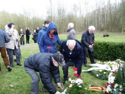 Foto des Albums: Gedenken an die Opfer im ehemaligen KZ-Außenlager Juliushütte in Ellrich (13. 04. 2011)