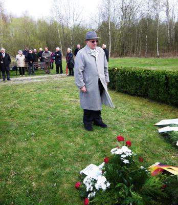 Foto des Albums: Gedenken an die Opfer im ehemaligen KZ-Außenlager Juliushütte in Ellrich (13. 04. 2011)