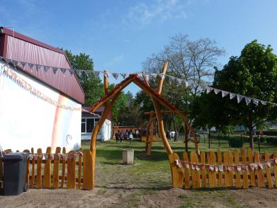 Foto des Albums: Schüler übernehmen einzigartigen Spielplatz (14. 05. 2011)