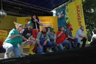 Foto des Albums: Tour de Prignitz 2011 - 2. Etappe - Bühne in Meyenburg (24. 05. 2011)