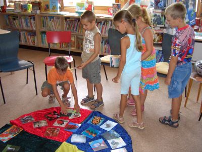 Foto des Albums: Zukünftige Schulkinder aus dem Kindergarten Zielitz zu Besuch in der Schulbibliothek (01. 07. 2006)