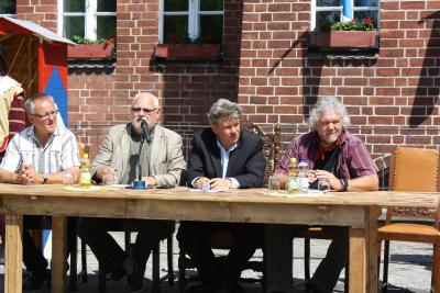 Foto des Albums: Pressekonferenz auf dem Wittstocker Marktplatz (31.05.2011)