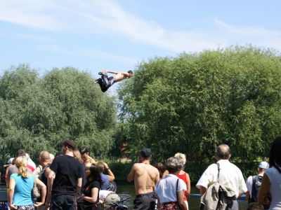 Foto des Albums: 10. Potsdamer Lake-Jumping an der Alten Fahrt - Serie 1 (21.07.2007)