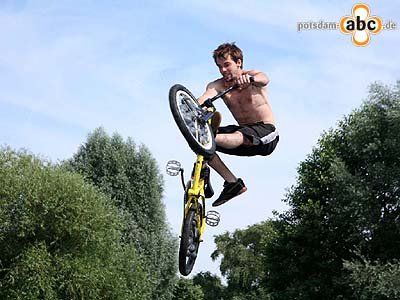 Foto des Albums: 10. Potsdamer Lake-Jumping an der Alten Fahrt - Serie 3 (21.07.2007)