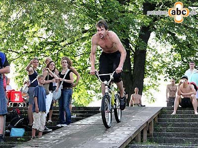 Foto des Albums: 10. Potsdamer Lake-Jumping an der Alten Fahrt - Serie 2 (21.07.2007)