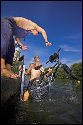 Foto des Albums: 10. Potsdamer Lake-Jumping an der Alten Fahrt - Serie 4 (21.07.2007)