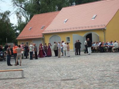 Foto des Albums: Historischer Stadtkern Uebigau Schloßremise  Einweihung (17. 08. 2011)