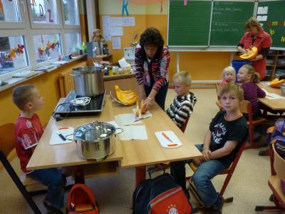 Bild: Eine Kürbissuppe wird gekocht