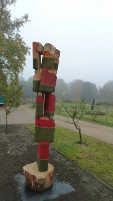 Foto des Albums: Holzskulpturen des Künstlersymposiums aus Garlitz jetzt in Potsdam (01. 10. 2011)