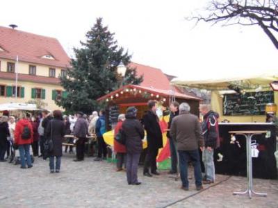 Foto des Albums: Weihnachtsmarkt Uebigau (26. 11. 2011)