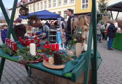 Foto des Albums: Weihnachtsmarkt an der Grundschule (26. 11. 2011)