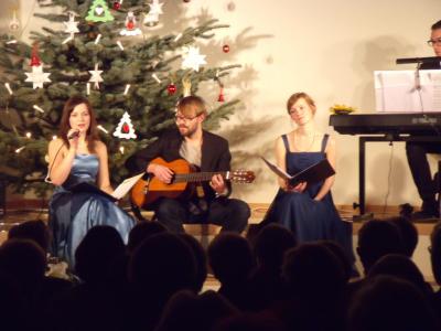 Foto des Albums: Weihnachtskonzert mit Anna Moritz, Inga Schneider, Fabian Schmidt und Christian Nolte (11. 12. 2011)