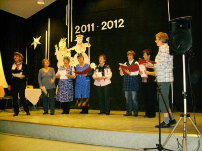 Foto des Albums: Lehrerweihnachtsfeier an der Oberschule mit Grundschulteil Glöwen (13. 12. 2011)