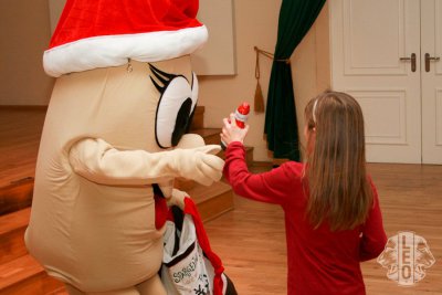 Foto des Albums: Weihnachtsfeier beim "Kindersorgen-Sorgenkinder e.V." (16.12.2011)