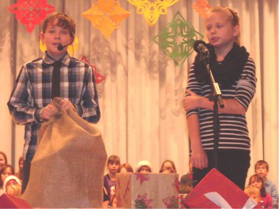 Foto des Albums: Weihnachtsprogramm unserer Schule
