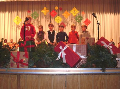 Foto des Albums: Weihnachtsprogramm unserer Schule