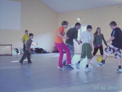 Foto des Albums: Jugendfeuerwehr Falkenhagen mit Fitnessprogramm für Amtsausscheid 2010 11Fotos