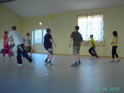 Foto des Albums: Jugendfeuerwehr Falkenhagen mit Fitnessprogramm für Amtsausscheid 2010 11Fotos