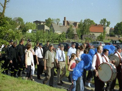 Umzug mit Ehreng&auml;sten des Wettbewerbes 