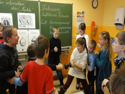 Fotoalbum Erfindertag 2012 an der Grundschule Hohenleipisch