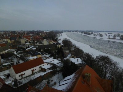Foto des Albums: Blick auf die eisige Elbe (12. 02. 2012)