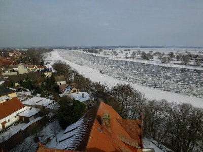 Foto des Albums: Blick auf die eisige Elbe (12. 02. 2012)