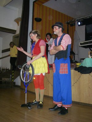 Foto des Albums: Fasching der Grundschule in Glöwen (10. 02. 2012)