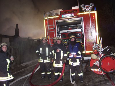 Foto des Albums: Brand einer Garage und Scheune in Pansfelde (11. 02. 2012)