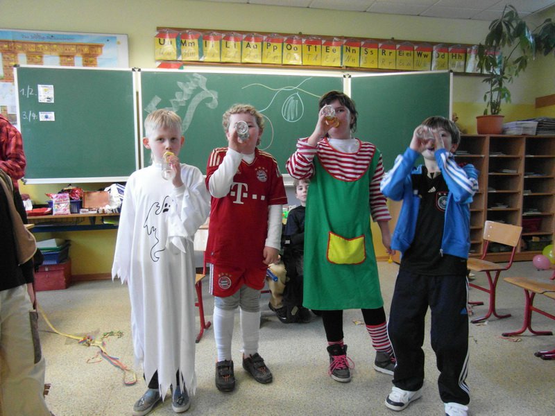 Bild: Flaschenkinder in der Grundschule?