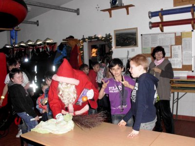 Foto des Albums: Kinderweihnachtsfeier Schmerkendorf 2011 (05. 12. 2011)