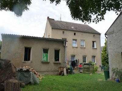 Hinteransicht mit Anbau 
