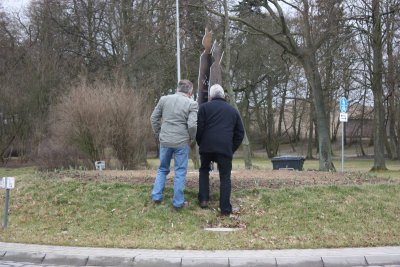 Foto des Albums: Übergabe der Söldnerfigur am Kreisel (12.03.2012)