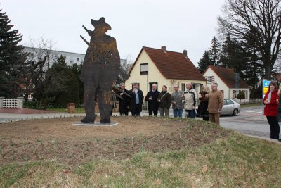 Foto des Albums: Übergabe der Söldnerfigur am Kreisel (12.03.2012)