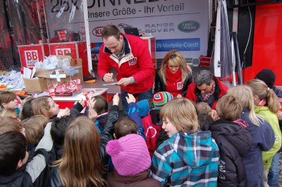 Foto des Albums: Stadtwette souverän geschafft - Bilder vom Stadthallenvorplatz