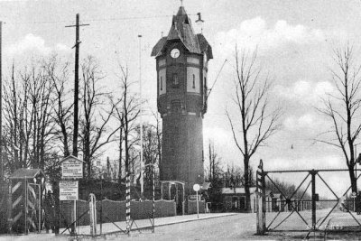 Vorschaubild: 1938 Truppenübungsplatz Döberitz Nordtor zum Lager, Wasserturm