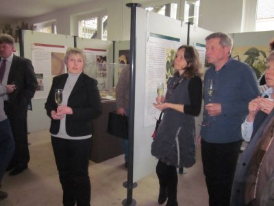 Foto des Albums: Ausstellungseröffnung "Ackern-Flößen-Jagen" (04.04.2012)