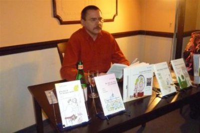 Foto des Albums: Satirische Doppel-Lesung mit U.S. Levin