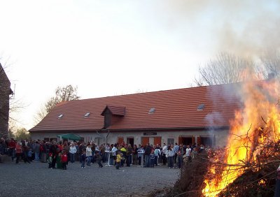 Foto des Albums: Osterfeuer auf der Wasserburg (05.04.2012)
