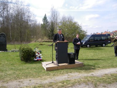 Foto des Albums: Gedenken der Opfer des ehemaligen KZ-Außenlagers Juliushütte in Ellrich (17. 04. 2012)