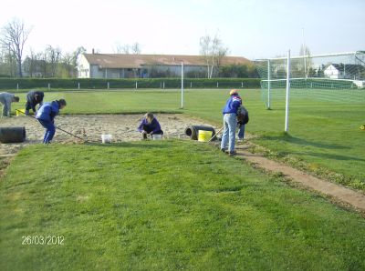 Foto des Albums: Unsere 5. Klasse startete das Projekt „Sportplatz“