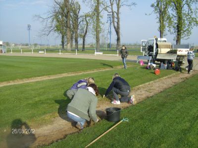 Foto des Albums: Unsere 5. Klasse startete das Projekt „Sportplatz“